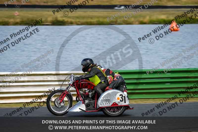 Vintage motorcycle club;eventdigitalimages;mallory park;mallory park trackday photographs;no limits trackdays;peter wileman photography;trackday digital images;trackday photos;vmcc festival 1000 bikes photographs